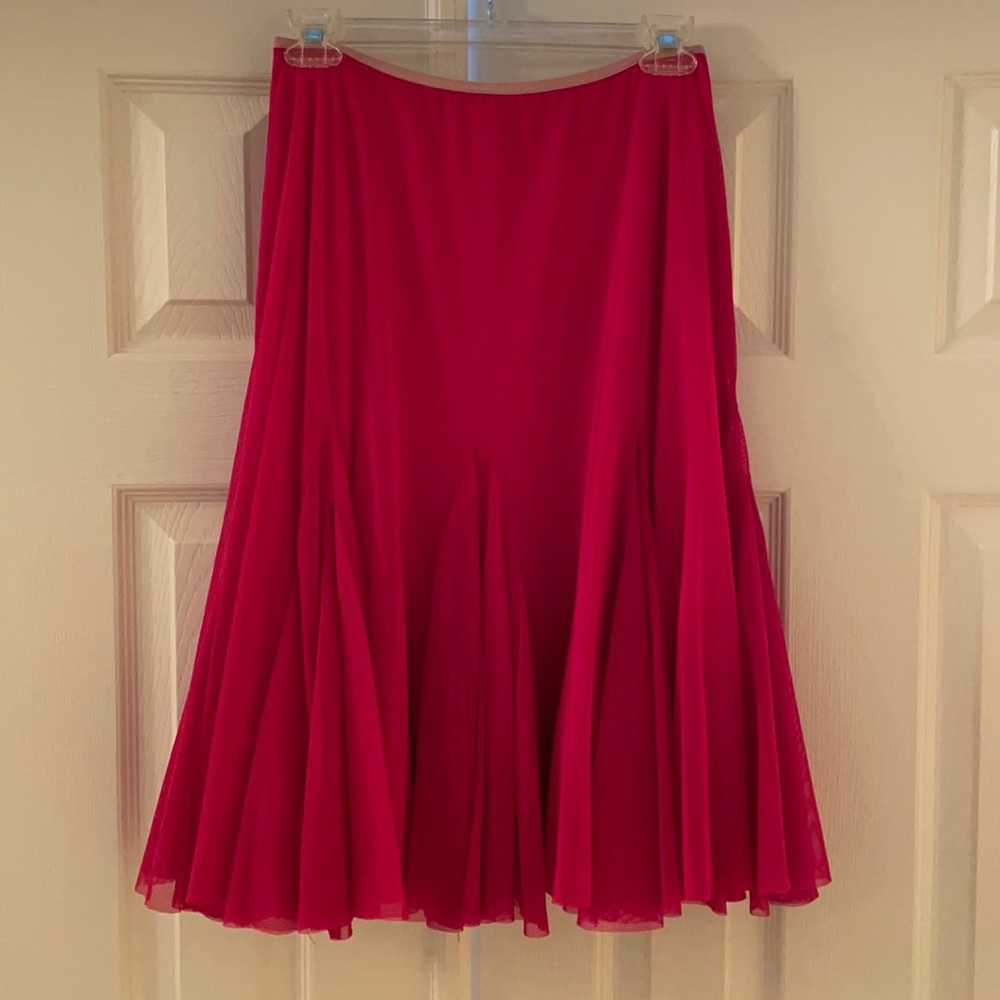 Feminine dark pink chiffon skirt.